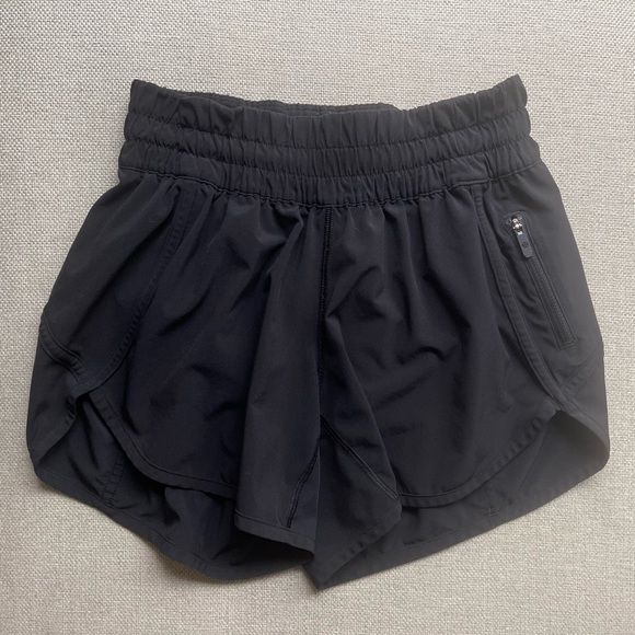 Lululemon Tracker Shorts Lined Inseam 4” In Black Size 4 - Picture 2 of 8